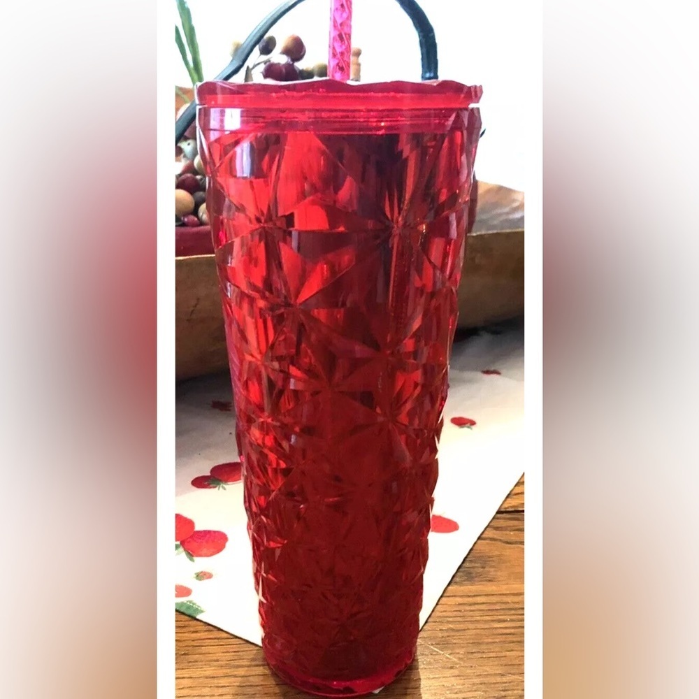 New STARBUCKS 2023 Red Diamond Color
Cup Tall T26